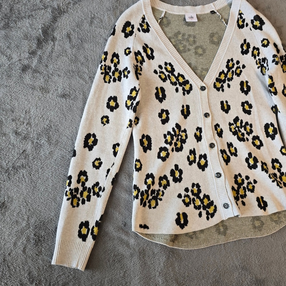Cabi 5277‎ Leopard Floral Knit Cardigan Sweater Button Front Beige Yellow S - Picture 3 of 15